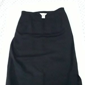 TALBOTS BLACK  SIZE 8 LONG SKIRT  100%  WOOL